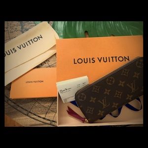 Louis Vuitton zipper wallet